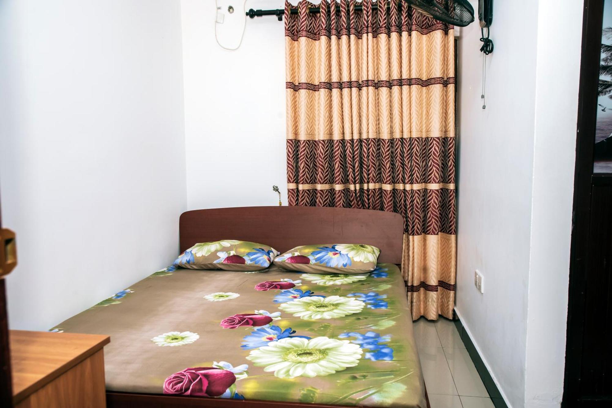 Golden Star Guest House Джафна Екстер'єр фото