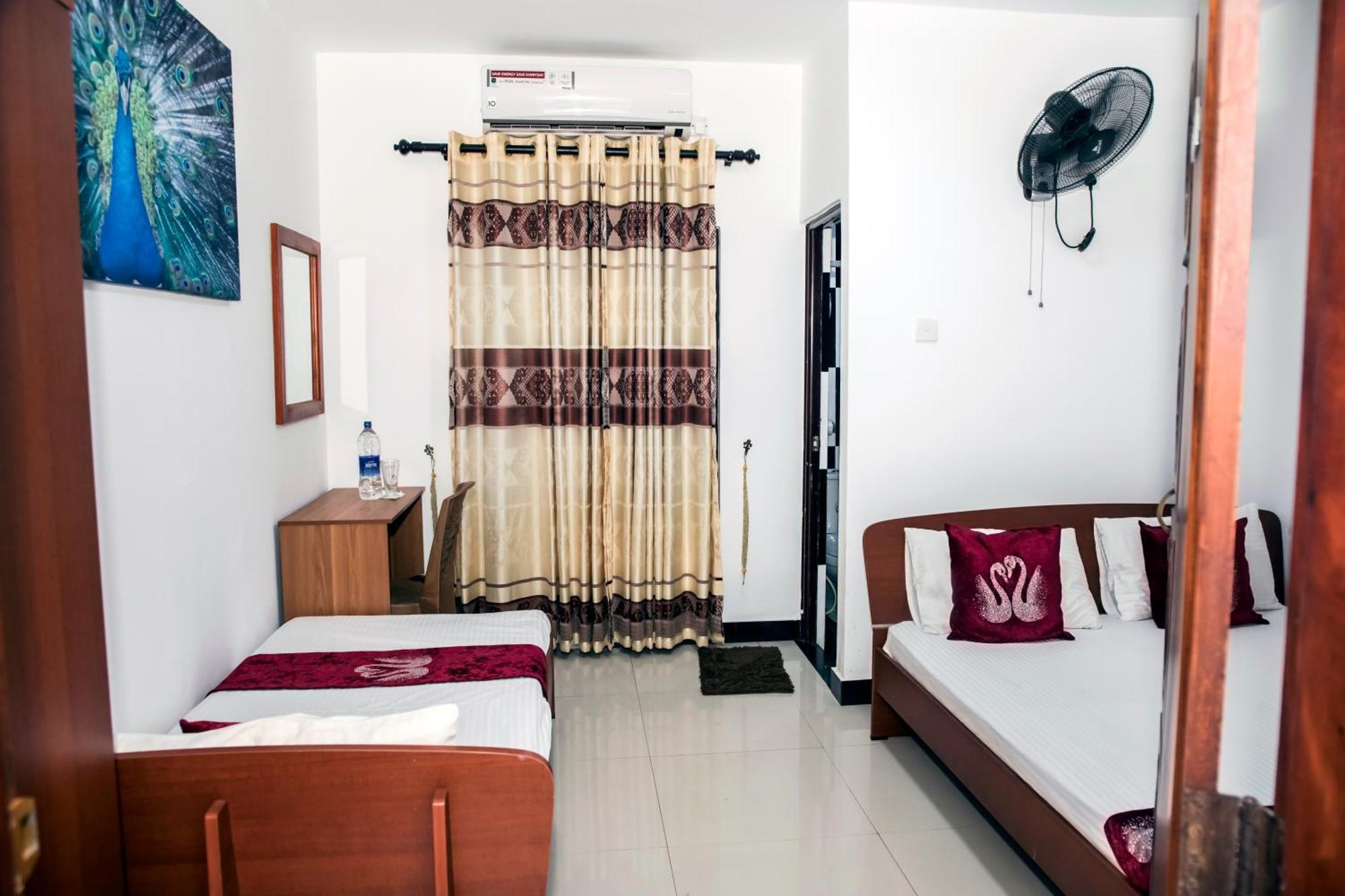 Golden Star Guest House Джафна Екстер'єр фото