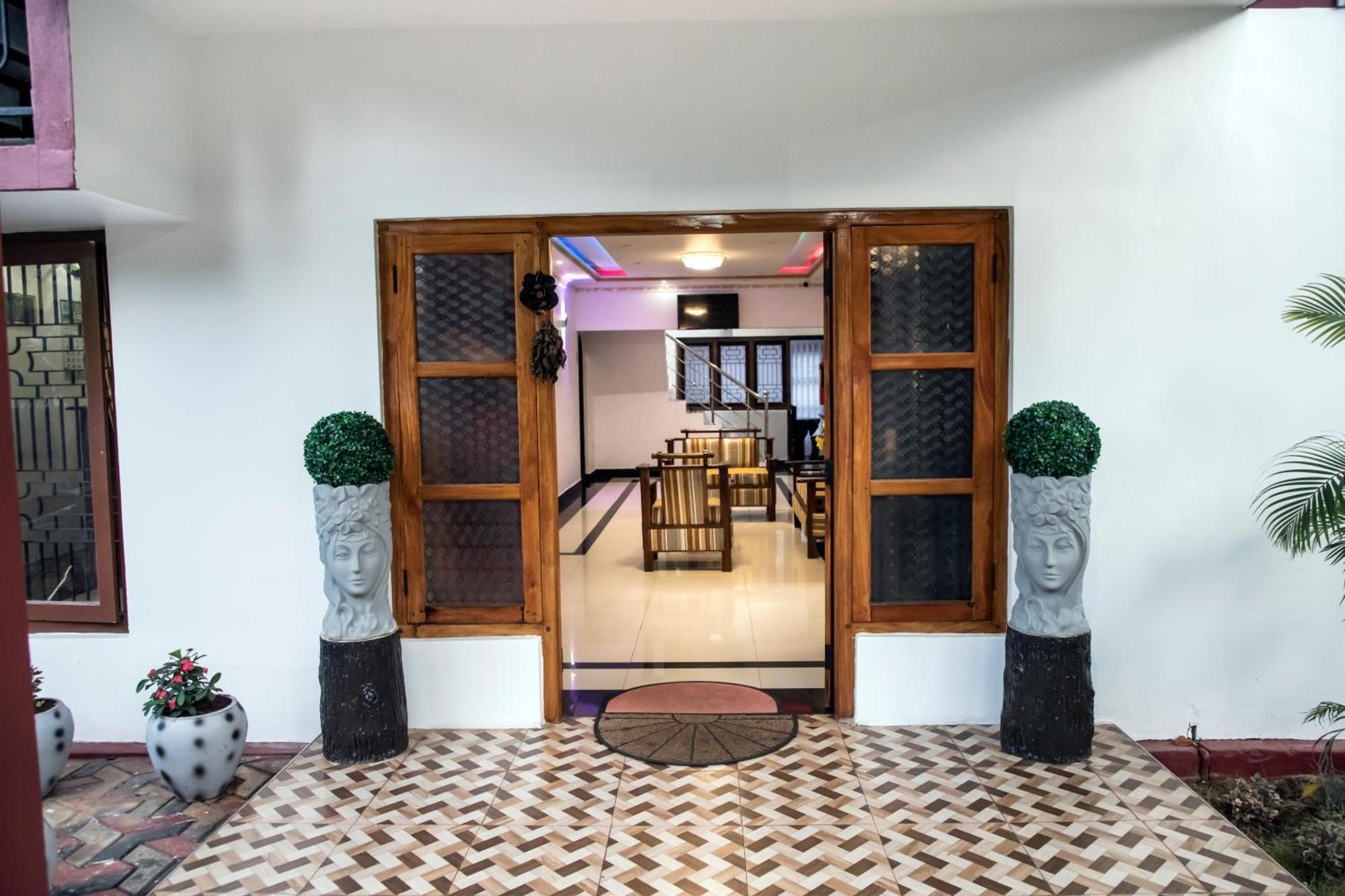 Golden Star Guest House Джафна Екстер'єр фото