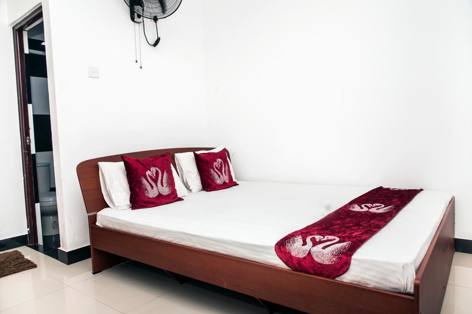 Golden Star Guest House Джафна Екстер'єр фото