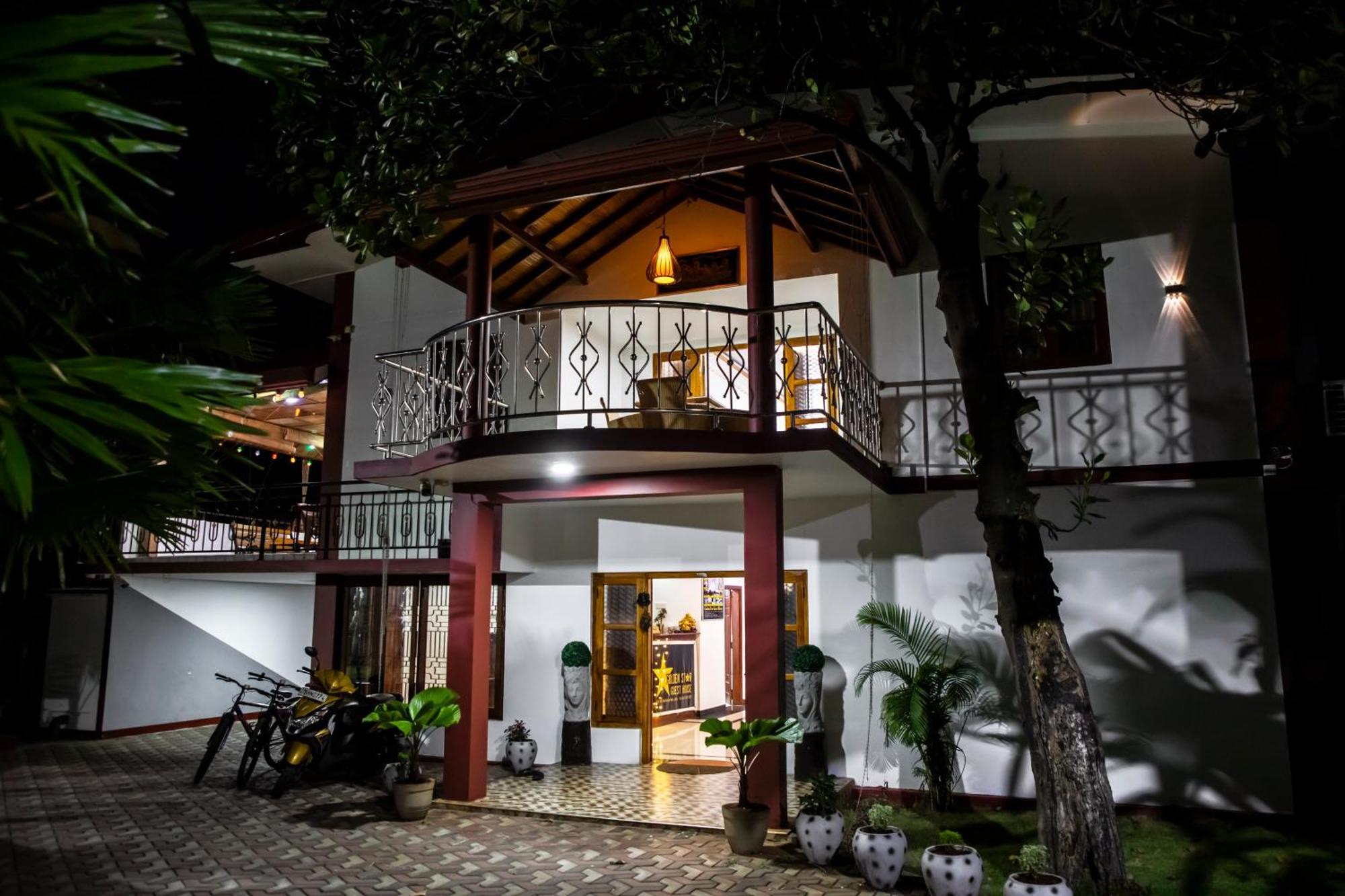 Golden Star Guest House Джафна Екстер'єр фото