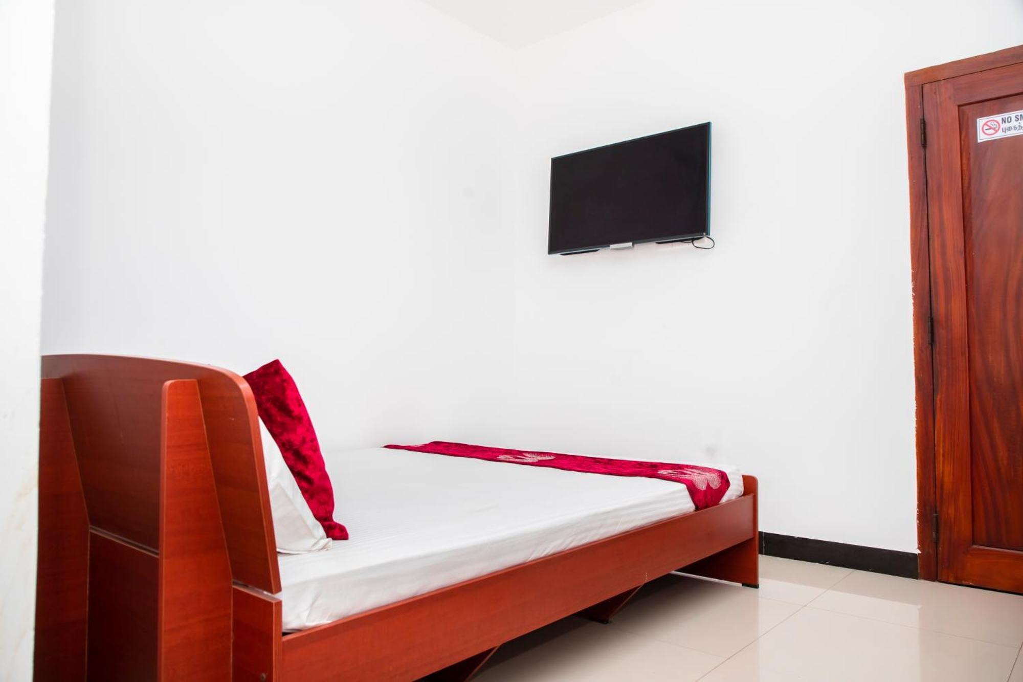 Golden Star Guest House Джафна Екстер'єр фото