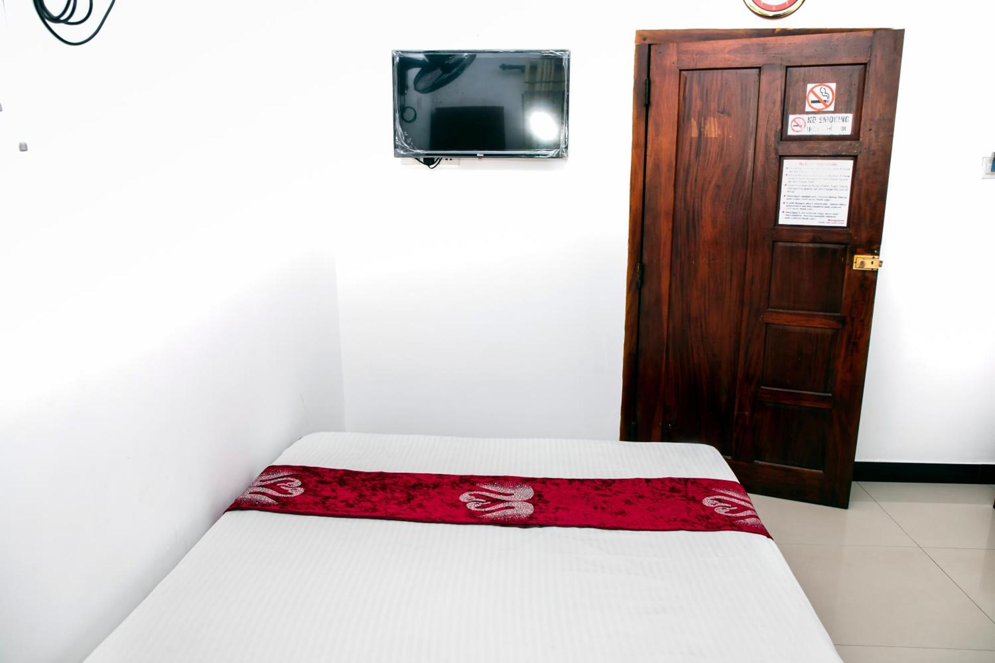 Golden Star Guest House Джафна Екстер'єр фото