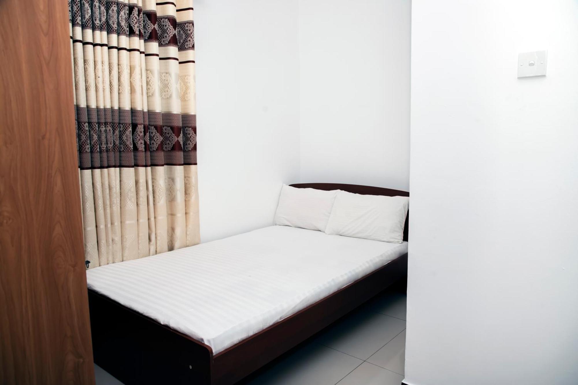 Golden Star Guest House Джафна Екстер'єр фото
