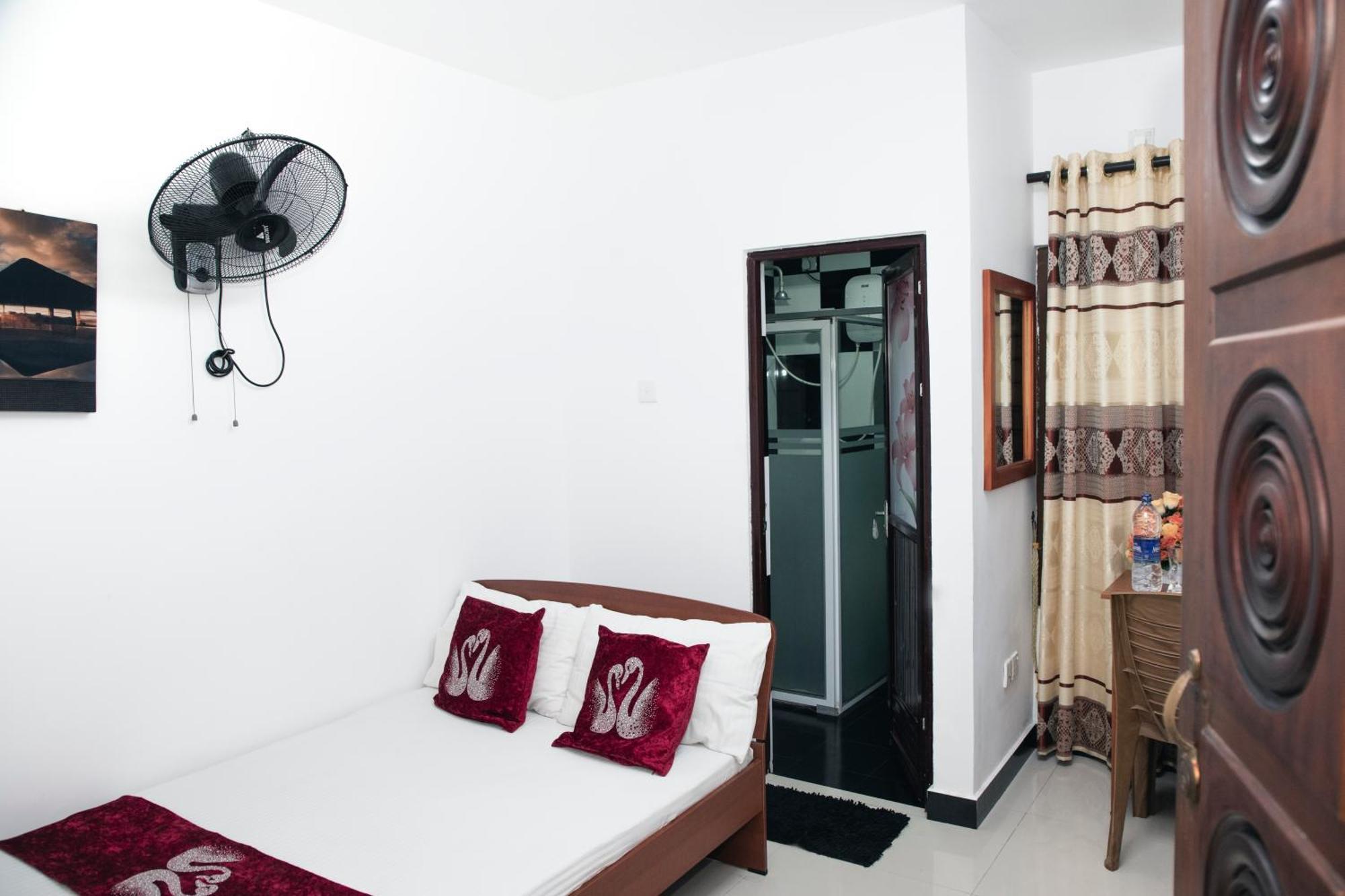 Golden Star Guest House Джафна Екстер'єр фото